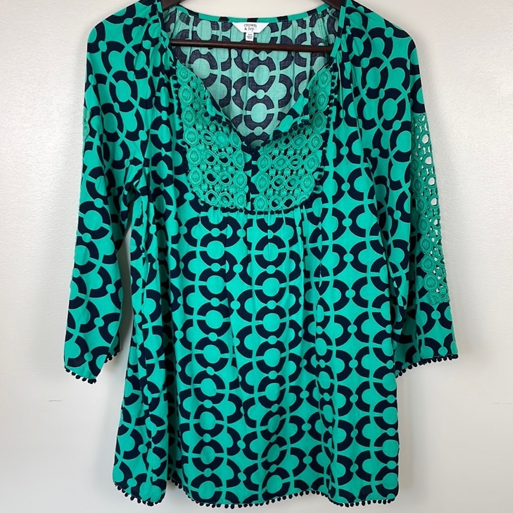 Crown & Ivy NWT Embroidered Navy & Jade Blouse.Size XS